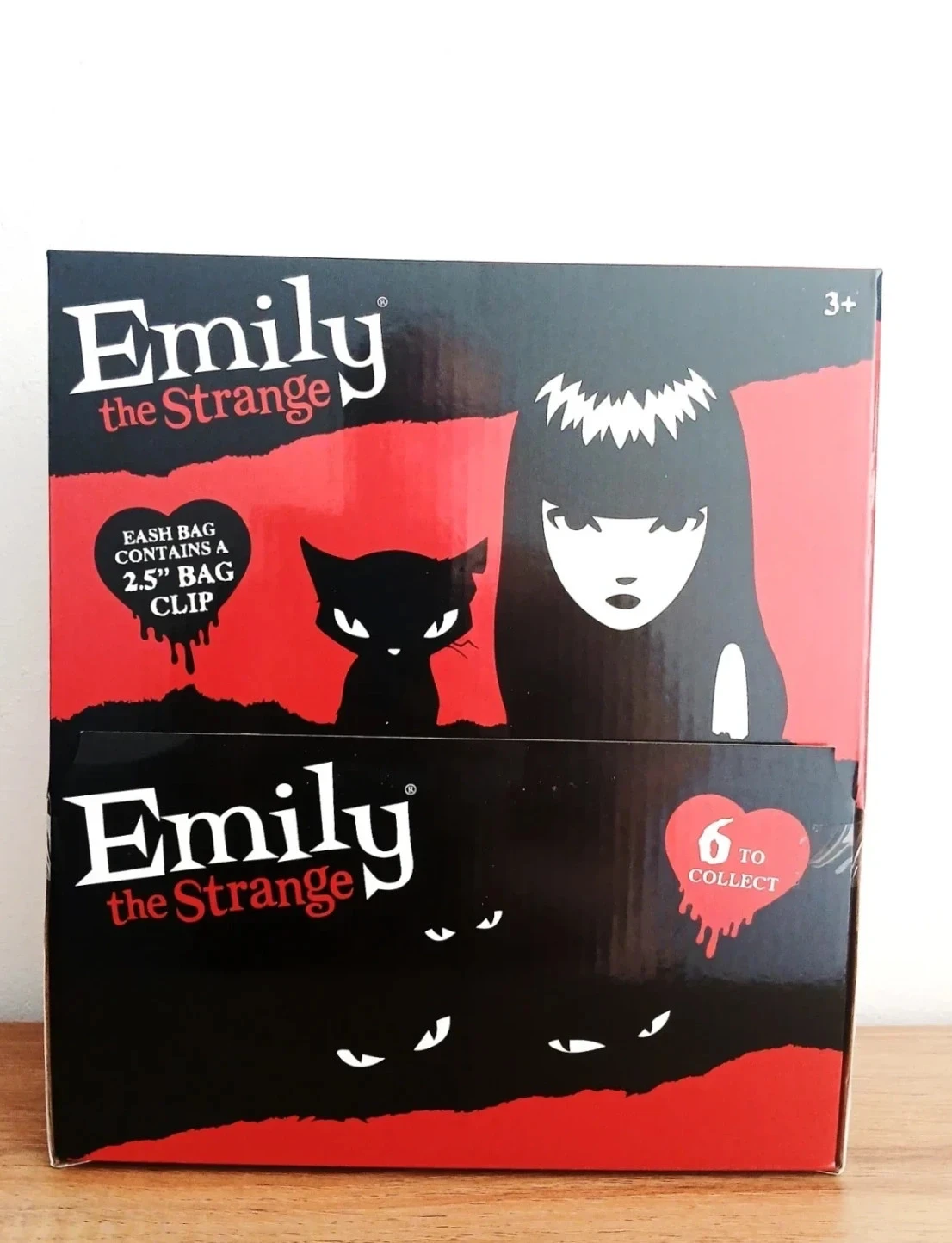 Lot de 12 figurines Emily The Strange Unexpected Bag clip – photo 2